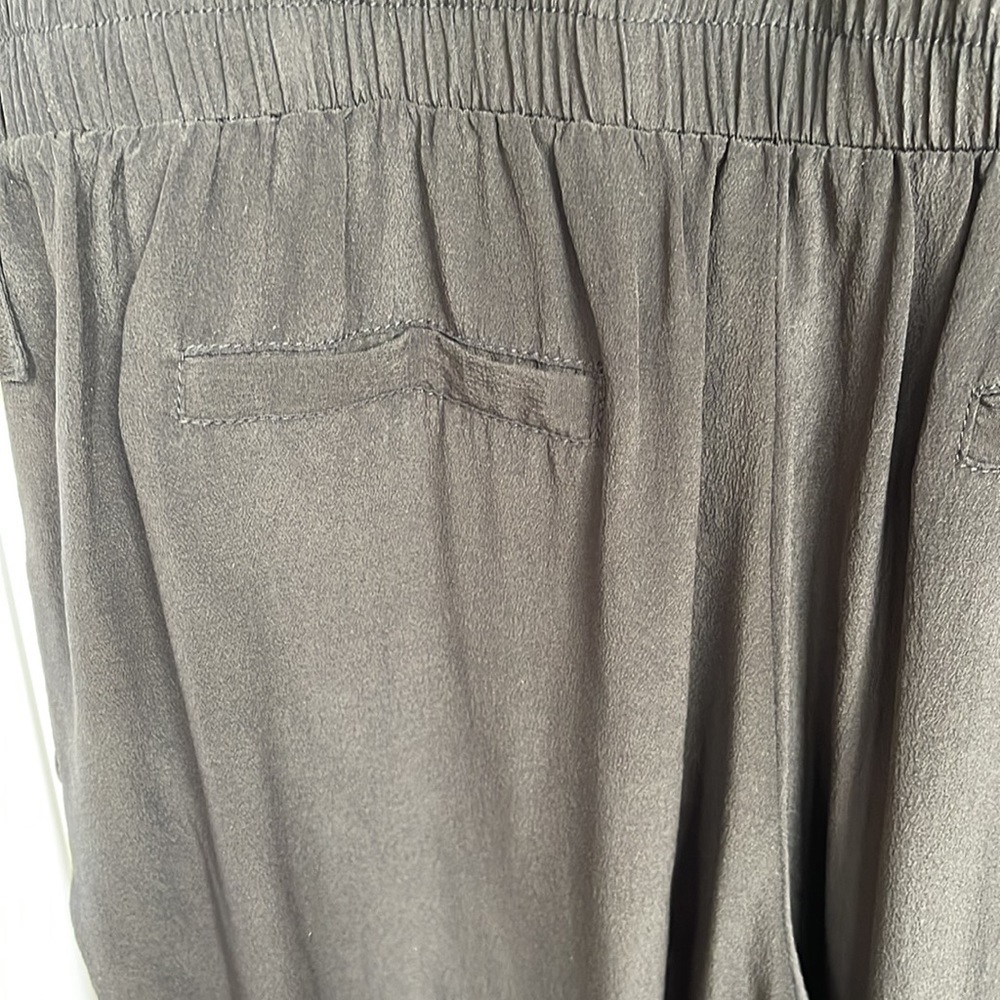 Black silk jumpsuit with elastic waist - Picture 10 of 10